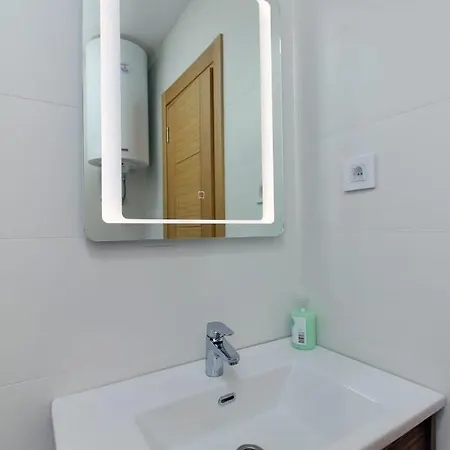 Elza アパート ズラティボール